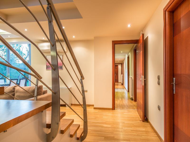 Astarte Villas - Istar Villa With Tennis Court Makhairadhon Экстерьер фото