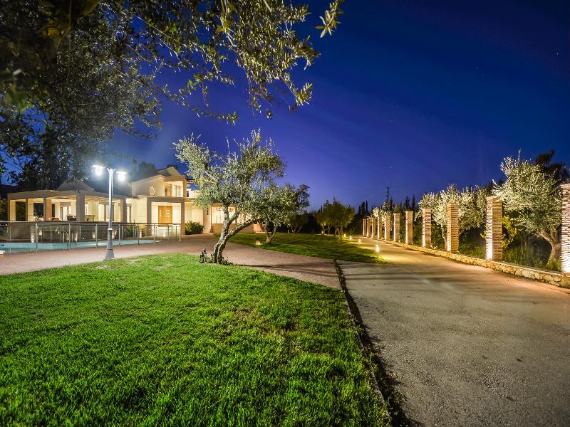 Astarte Villas - Istar Villa With Tennis Court Makhairadhon Экстерьер фото