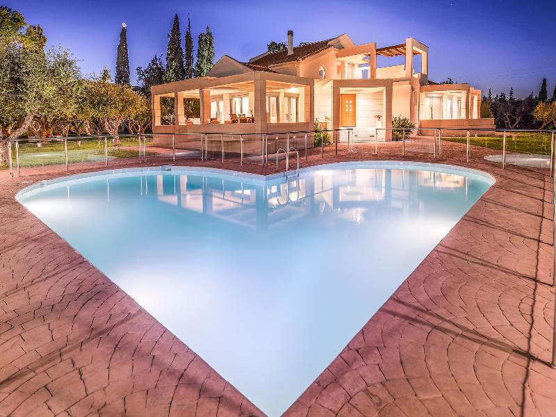 Astarte Villas - Istar Villa With Tennis Court Makhairadhon Экстерьер фото